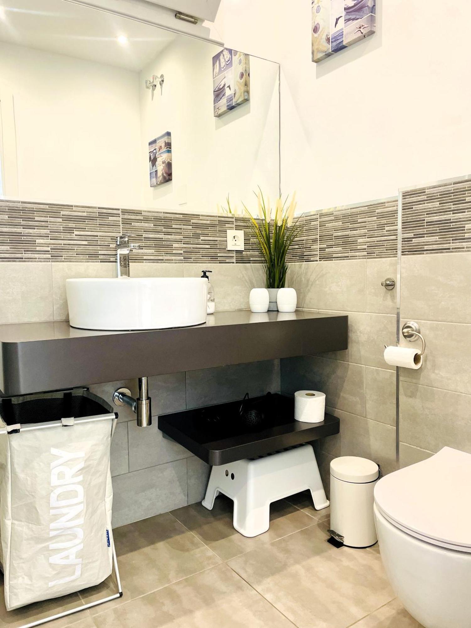 Modern Garden Apartment With A Fantastic Sea View And A Private Garden Sitio de Calahonda Екстериор снимка